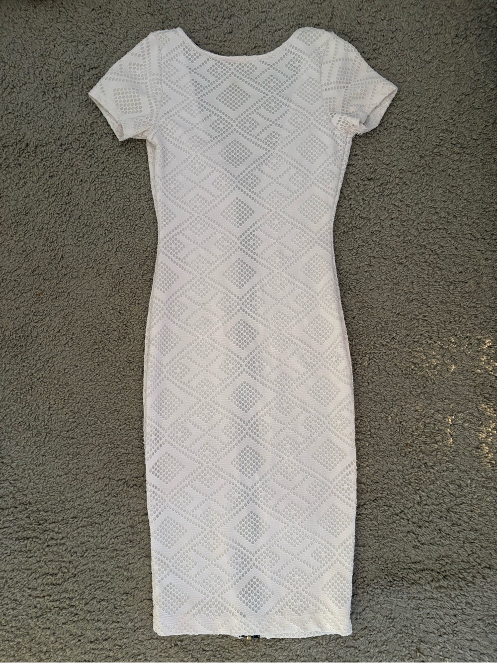 Elegant White Backless Midi Dress - Fitted Short-Sleeve Style